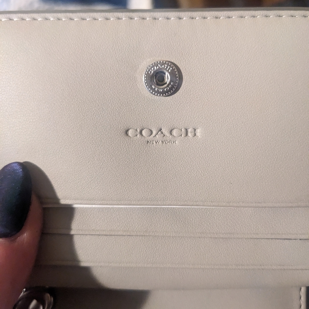 **Reserved**Coach Pearlyzed Leather Snap Wallet in Light Silver - Picture 9 of 15